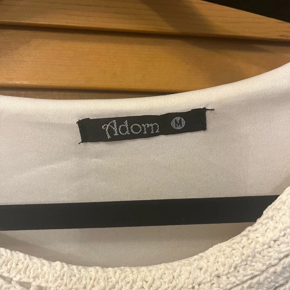 Adom - Picture 2 of 3